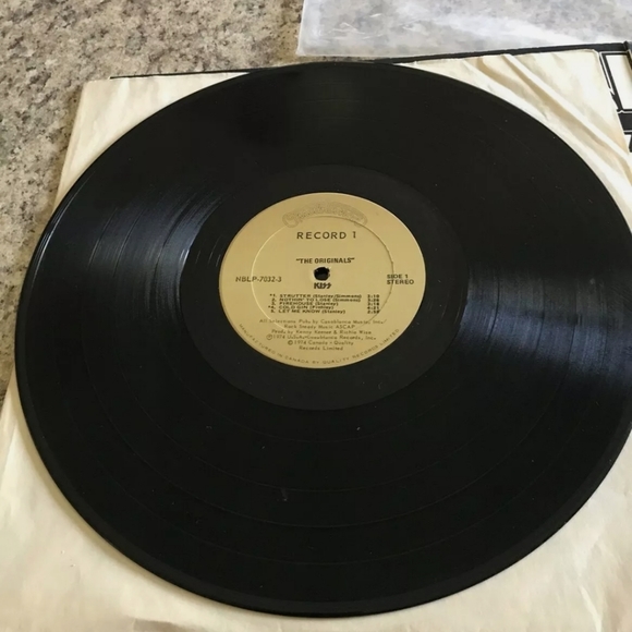 Kiss Limited Edition Gatefold Originals Album - Picture 6 of 12